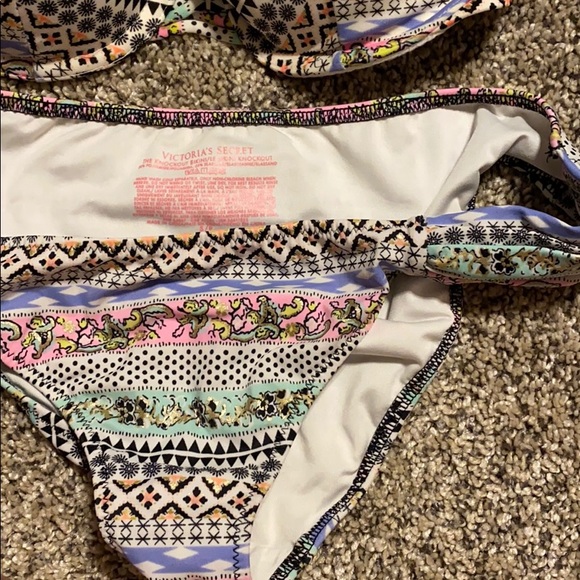 NWOT bikini set VS strapless with detachable strap - Picture 3 of 4
